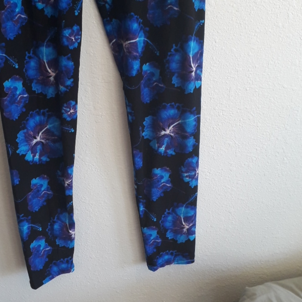 Electric Blue Floral Leggings - Picture 5 of 5